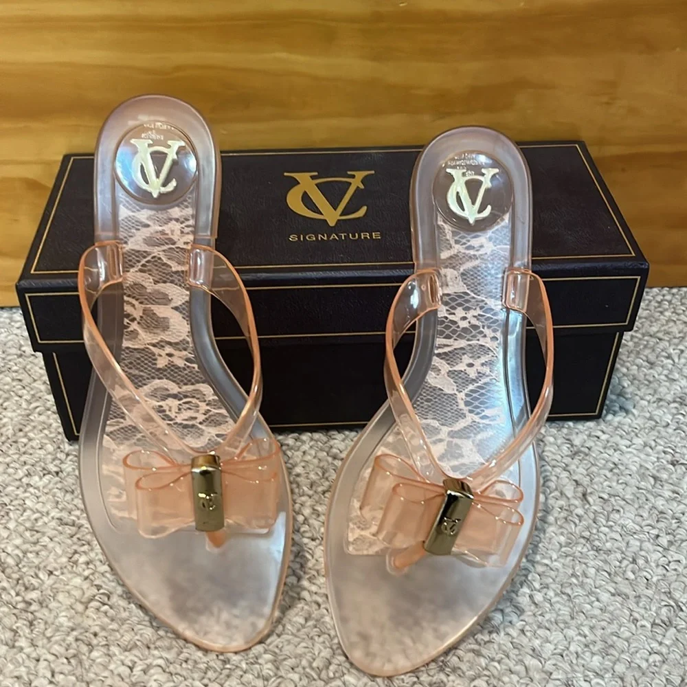 Vince Camuto Signature Baraka Nude Jelly Flip Flops - Picture 3 of 8